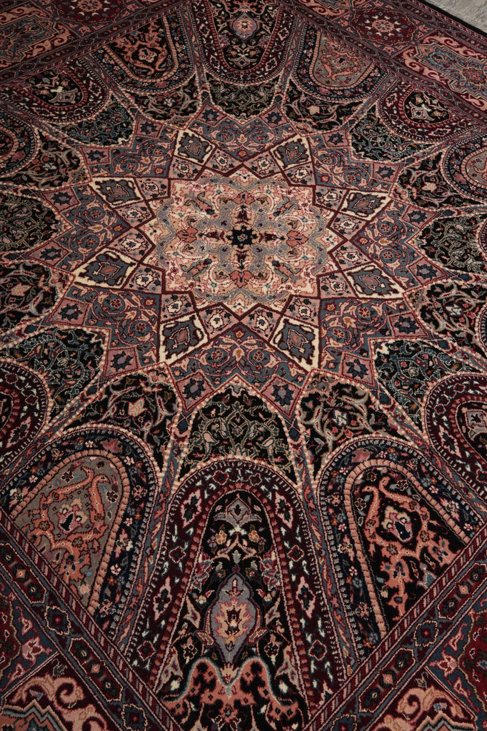7 x 7 Black Minnici DOM Design SQUARE Rug 16013