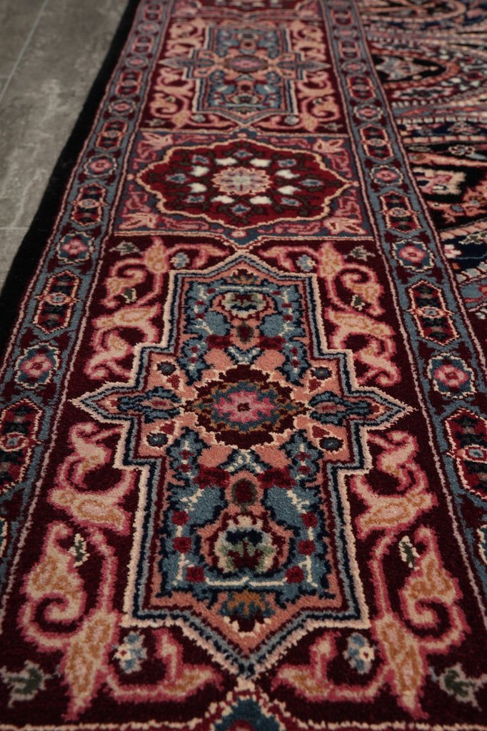 6 x 6 Black Minnici Design Rug 16012