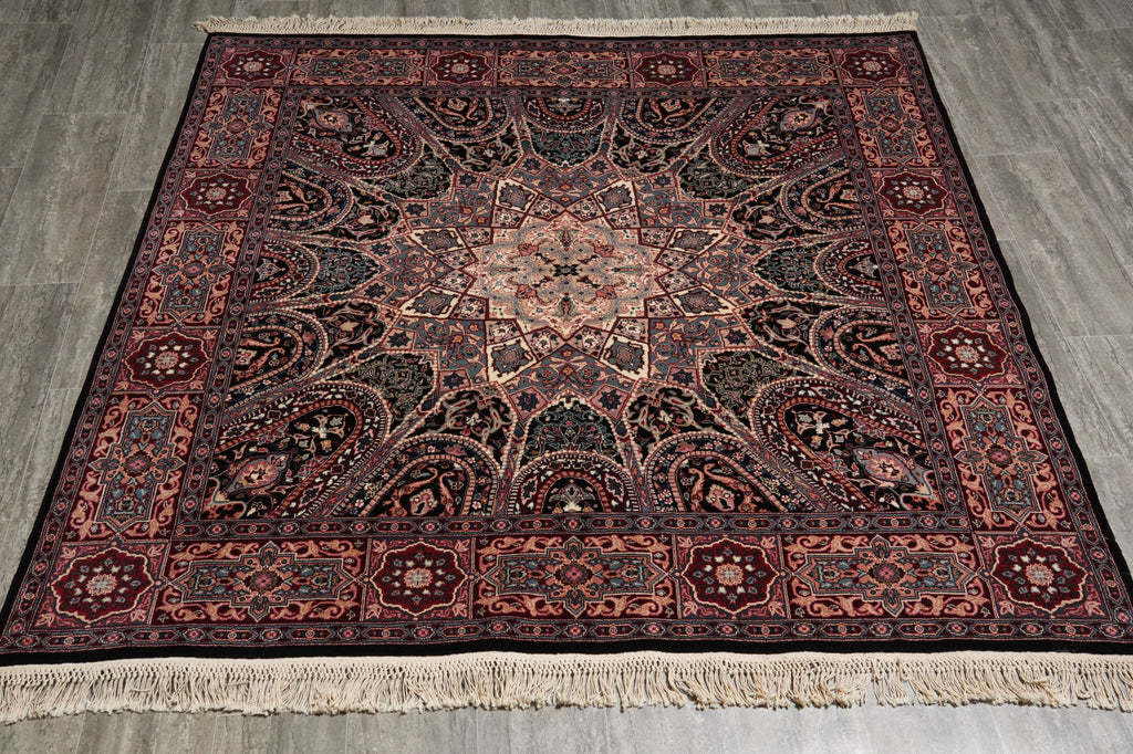 6 x 6 Black Minnici Design Rug 16012