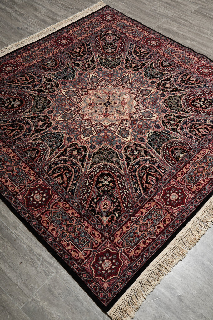 6 x 6 Black Minnici Design Rug 16012