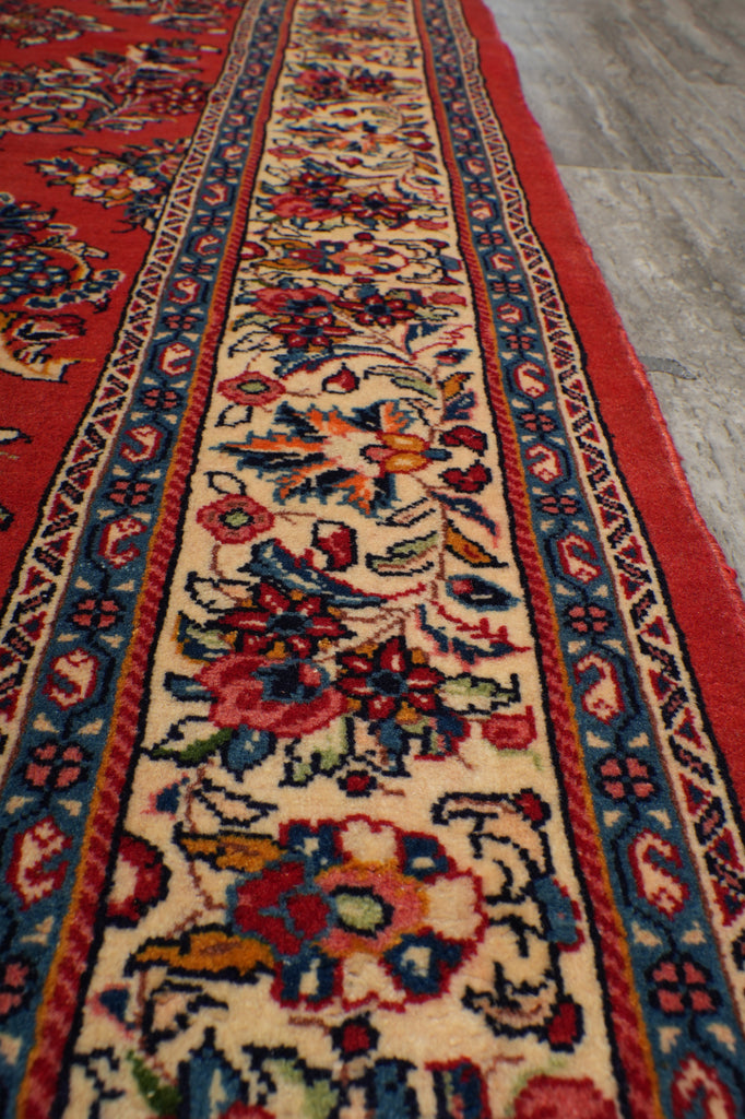 5.5 x 8.7 Quality Persian Sarouk Rug - Iran #B-73425