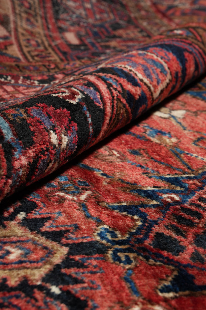 7.5 x 9.4 Salmon Red Persian Heriz Rug #B-82346