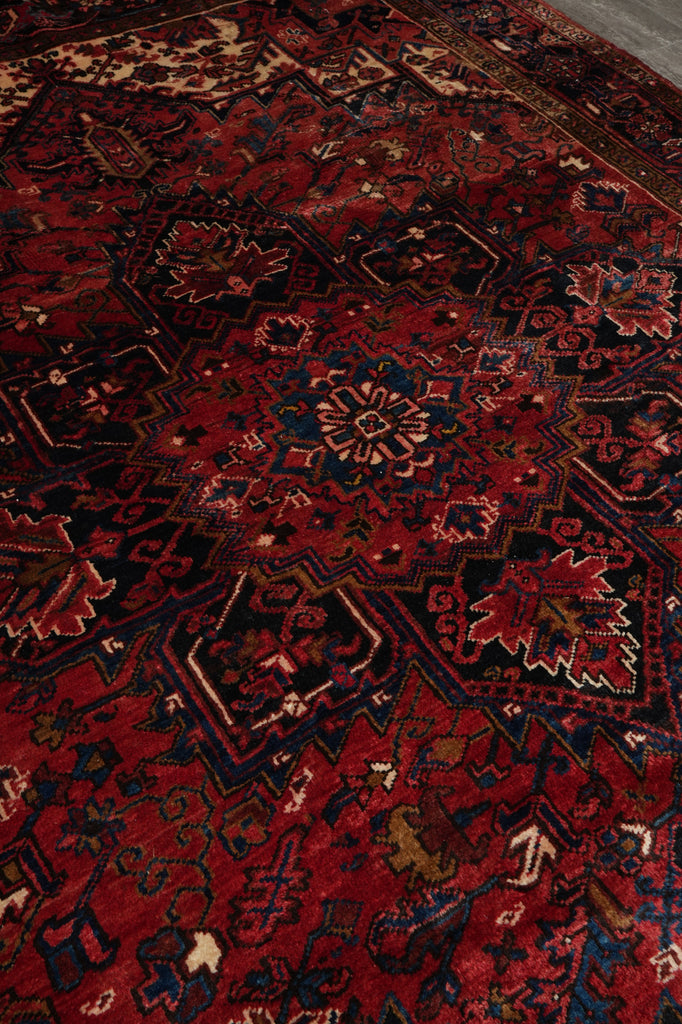 7.5 x 9.4 Salmon Red Persian Heriz Rug #B-82346