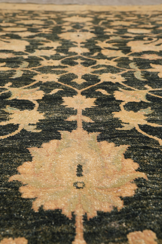 8.11 x 11.5 Fine Ghazni Wool Handmade Zigler Rug Black #F-4286