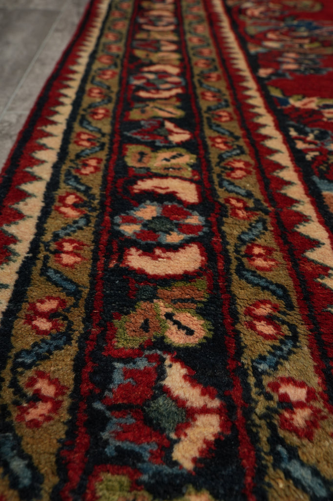 5.3 x 6.9 Red Semi Antique Persian Sarouk Rug #B-73943