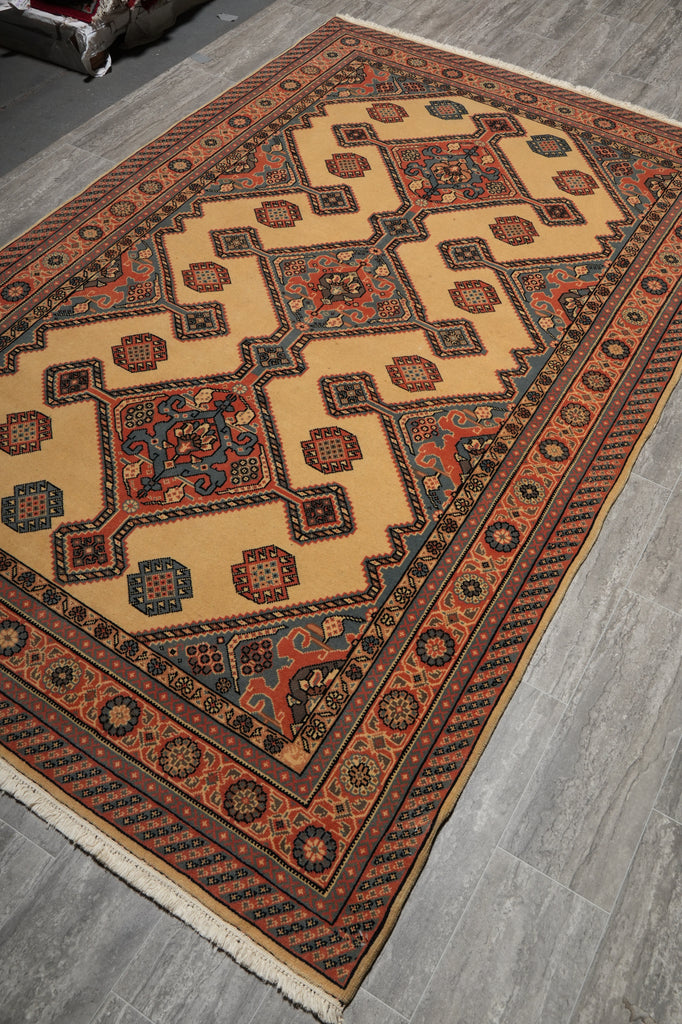 5.6 x 9 Persian Ardebil Azarbayjan Rug - IRAN #PIX-26269