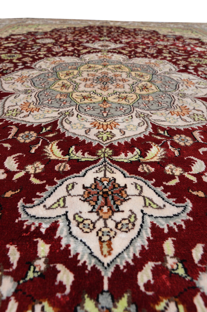 5.9 x 8.9 Silk Handmade Rug #F-4347