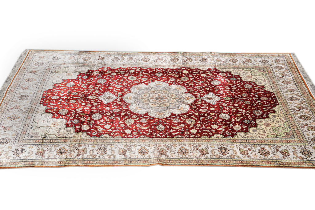 5.9 x 8.9 Silk Handmade Rug #F-4347