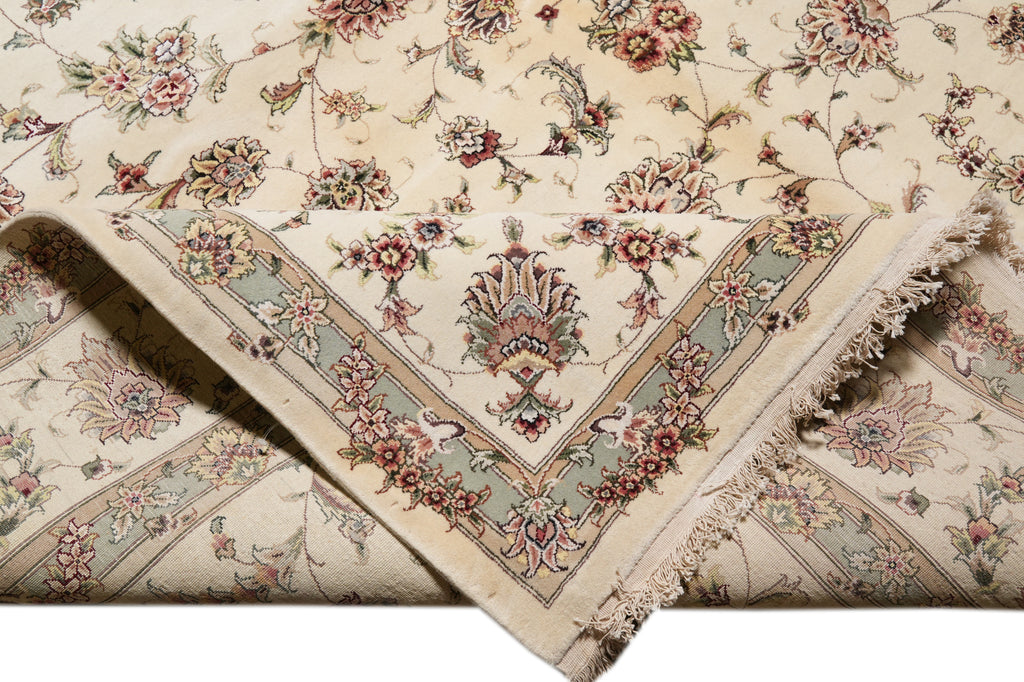 10 x 14  High Quality Wool And SIlk Handmade Rug Light Colors #F-4364