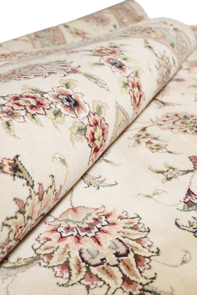 10 x 14  High Quality Wool And SIlk Handmade Rug Light Colors #F-4364