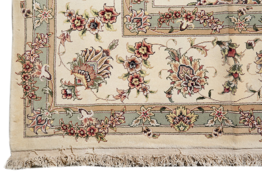 10 x 14  High Quality Wool And SIlk Handmade Rug Light Colors #F-4364