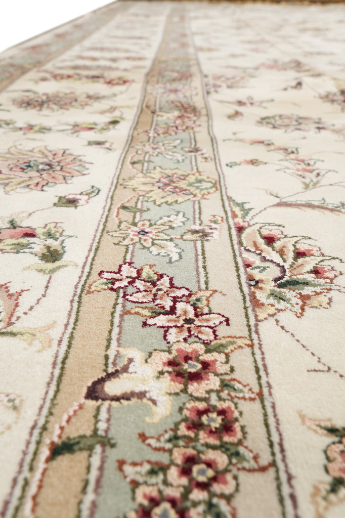 10 x 14  High Quality Wool And SIlk Handmade Rug Light Colors #F-4364