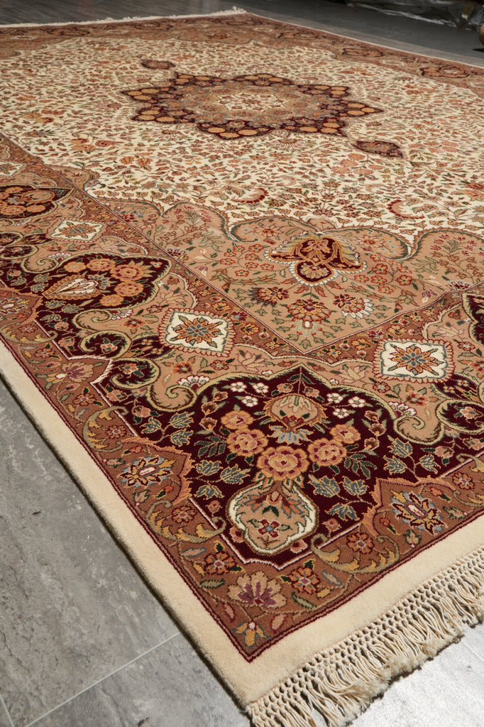 8.6 x 11.6 Ivory Lavar Wool & Silk Fine Quality Rug 18516