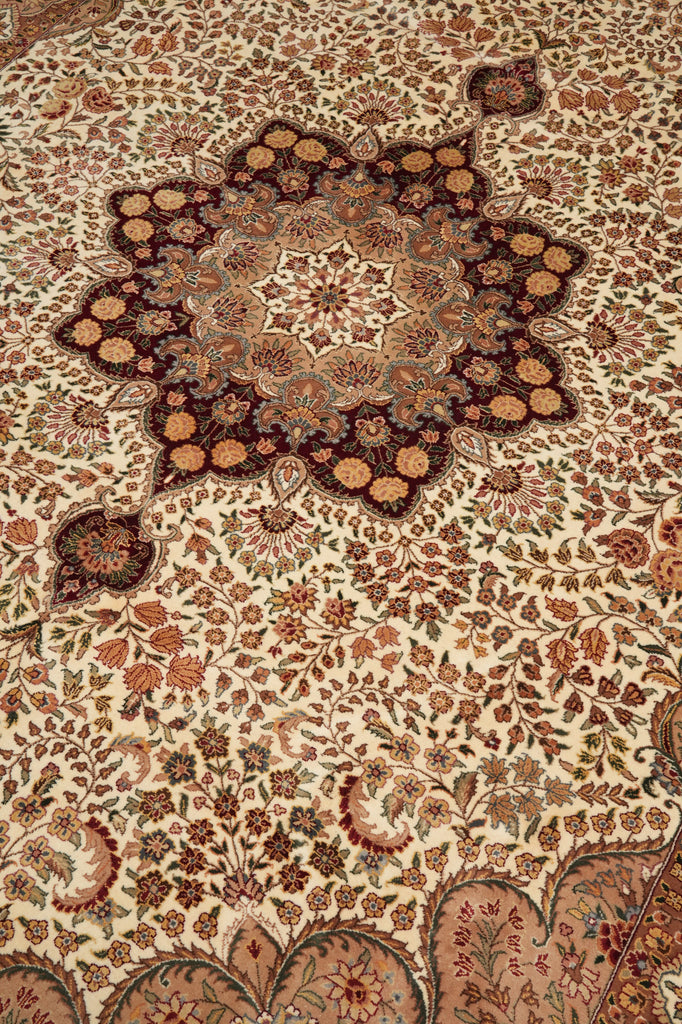 8.6 x 11.6 Ivory Lavar Wool & Silk Fine Quality Rug 18516