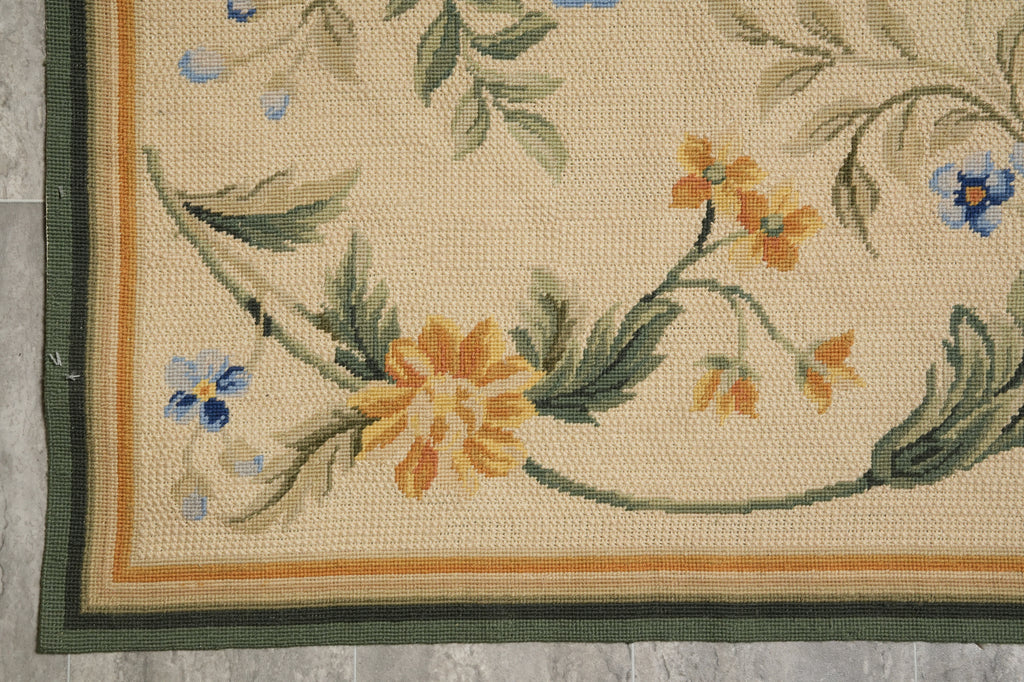 6 x 9 Beige Needlepoint Floral Beautiful Rug 4004