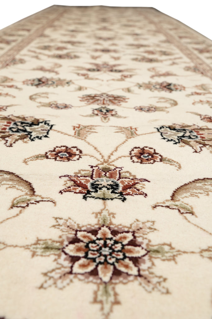 2.6 x 20 Feet High Quality Wool and Silk Runner #PIX-14921