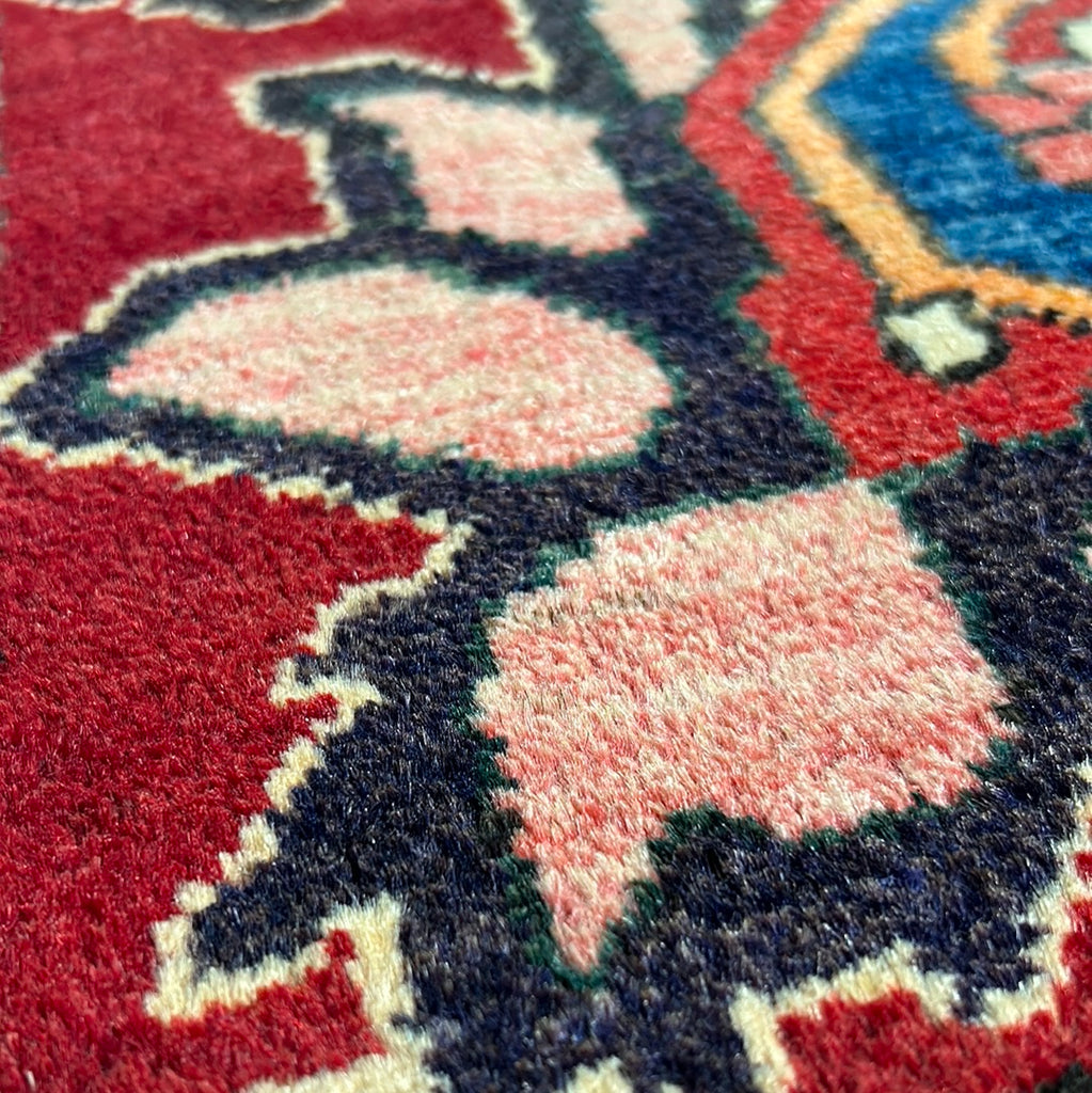 5.1 x 8.7 Red Persian Bakhtiar Rug 7421