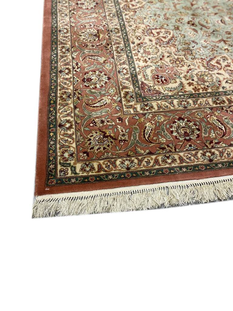 Luxurious-Silk-Wool-Rug.jpg 