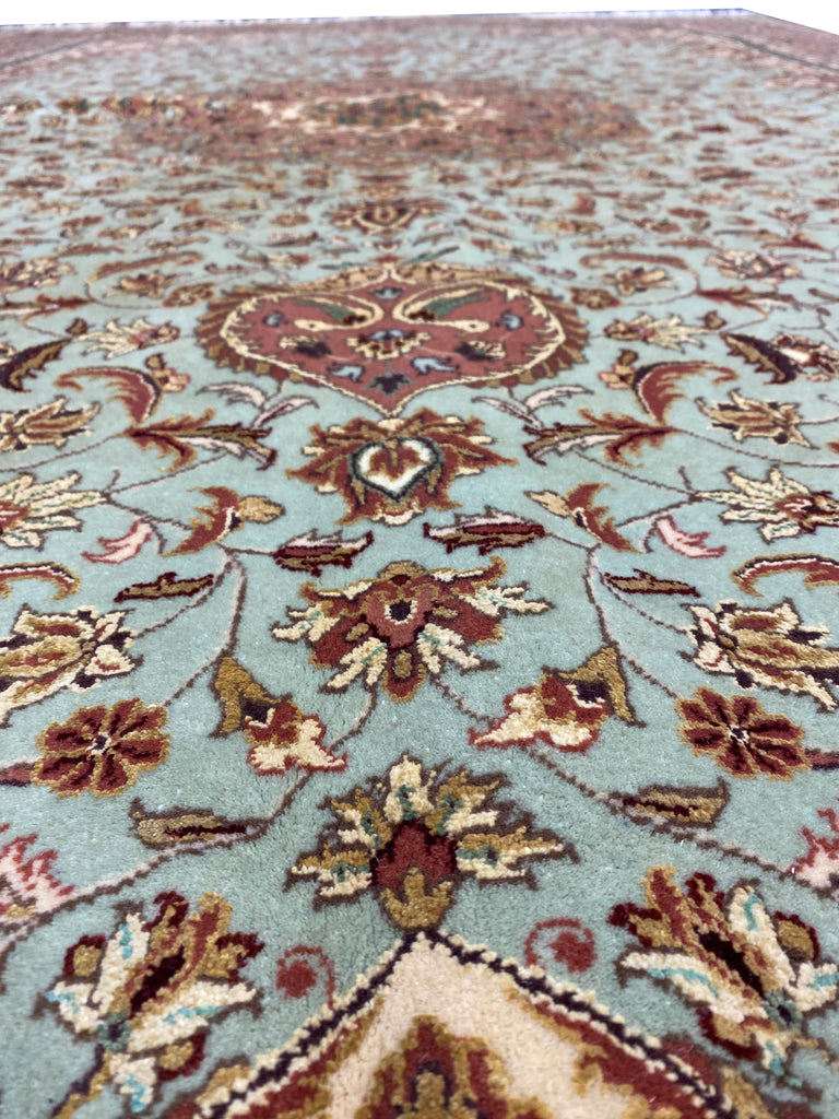 Luxurious-Silk-Wool-Rug.jpg 