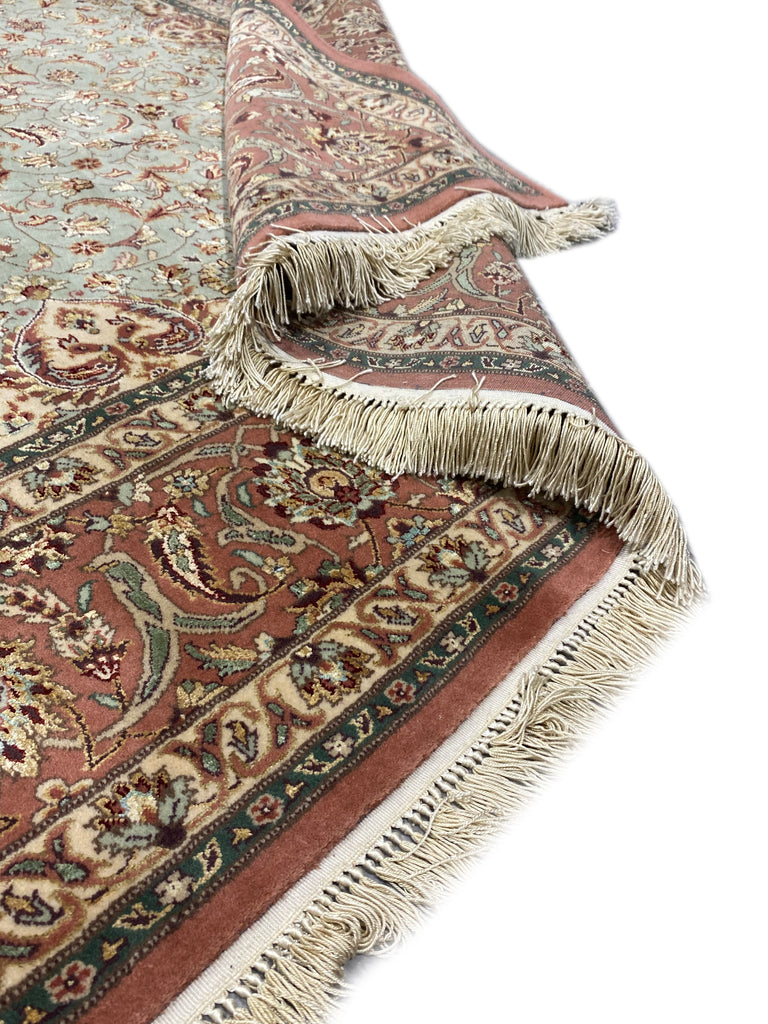 Luxurious-Silk-Wool-Rug.jpg 