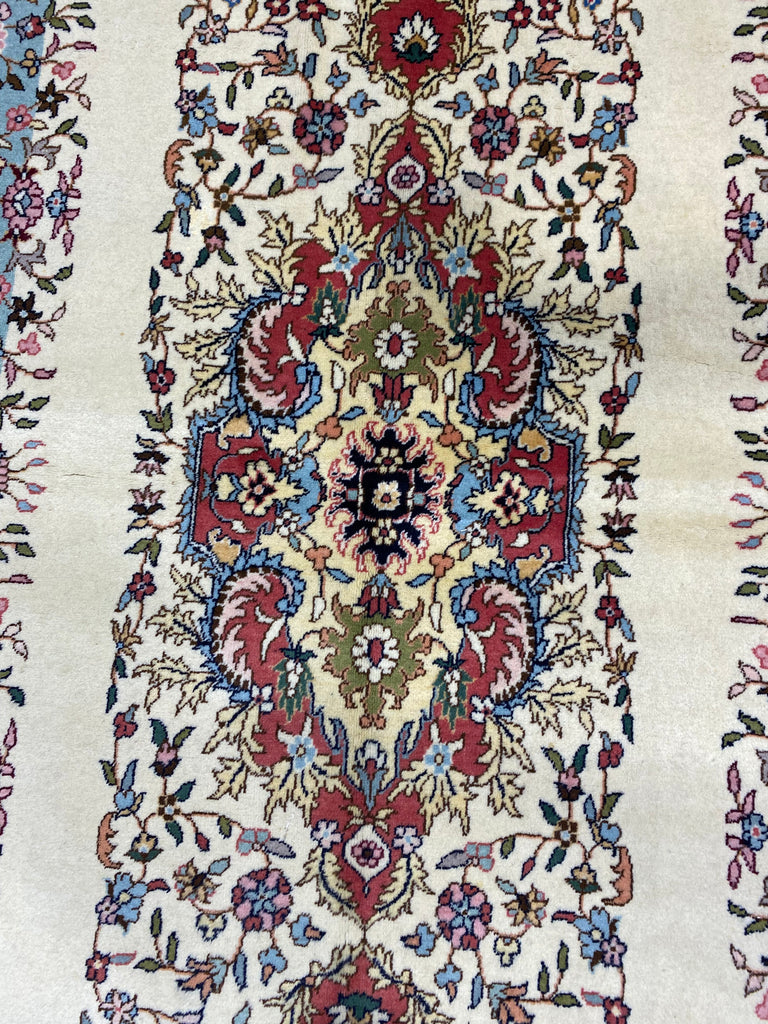 5.1 x 8.10 Persian Kerman Rug #LA-53293