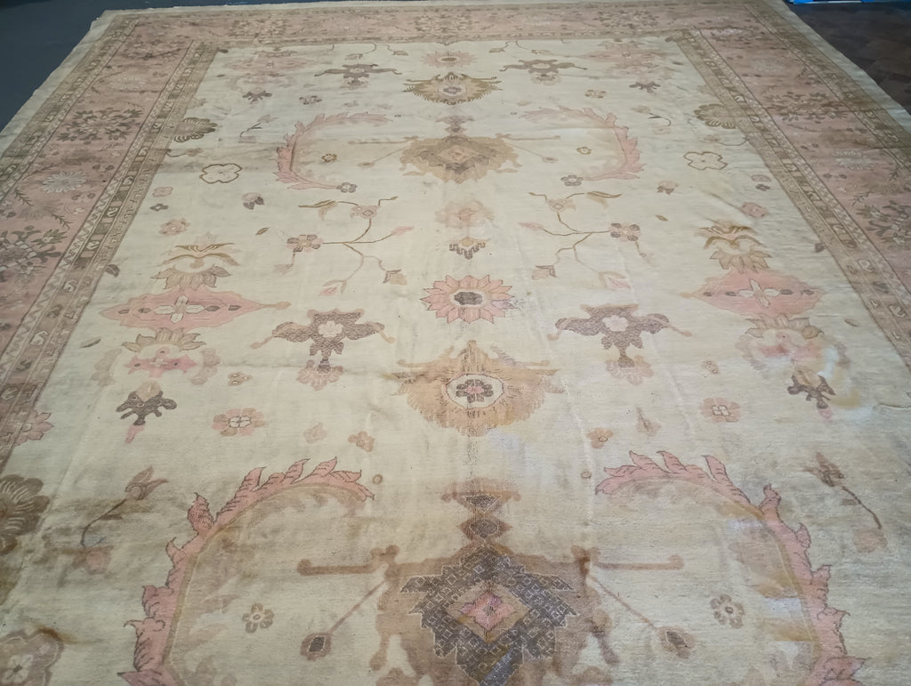 Traditional-Oushak-Rug.jpg