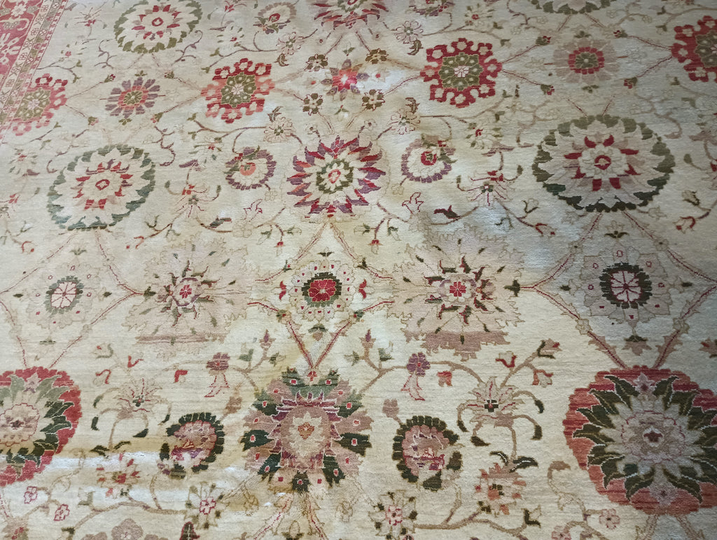 Luxurious-Agra-Rug.jpg 