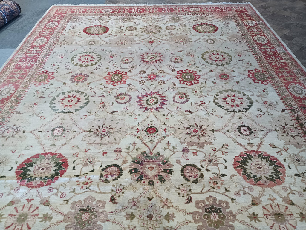 Luxurious-Agra-Rug.jpg 