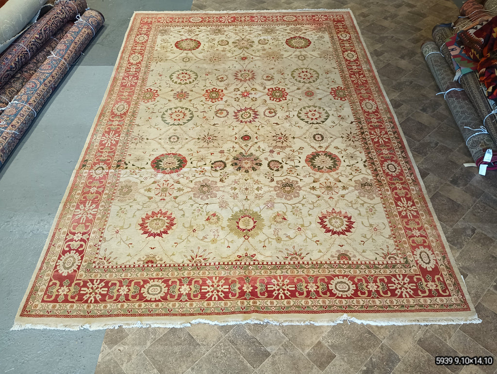 Luxurious-Agra-Rug.jpg 