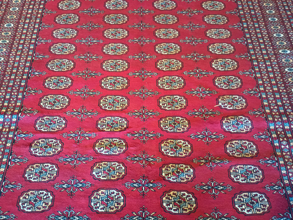Luxurious-Classic-Bokara-Rug.jpg 