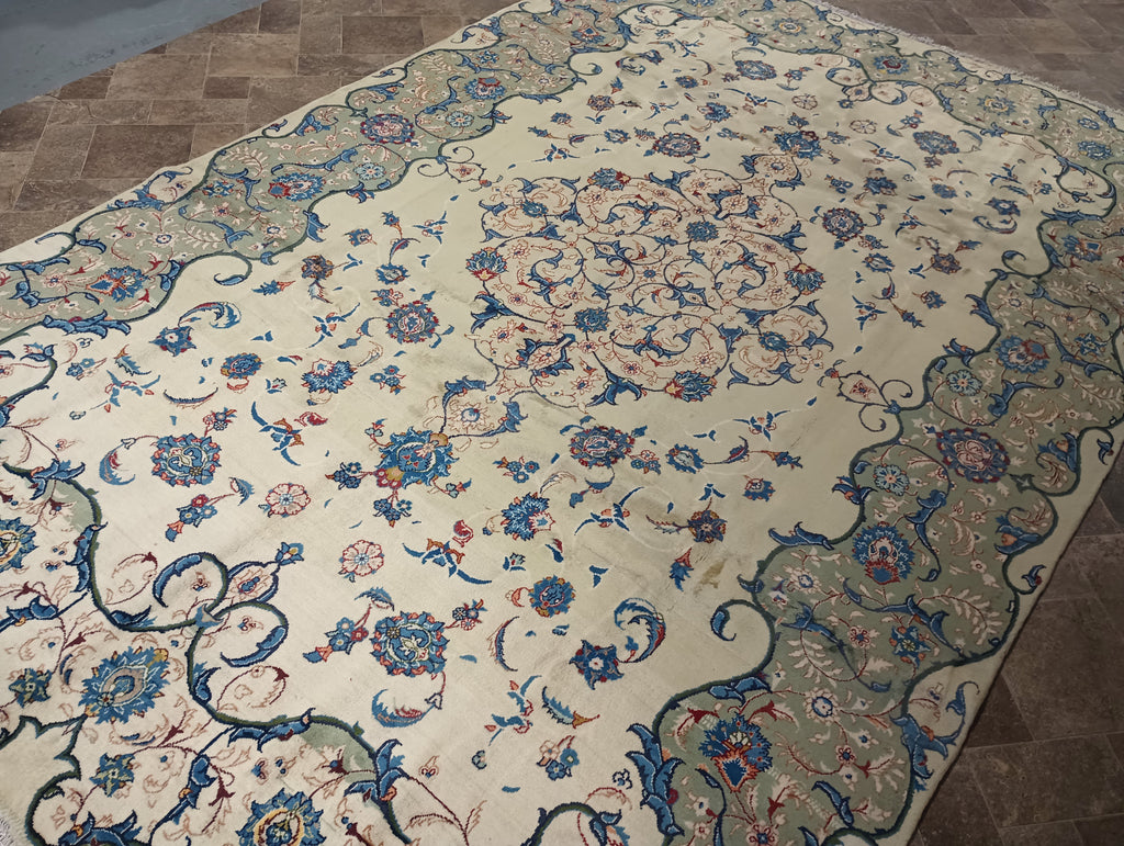 Luxurious-Authentic-Persan-Kashan-Rug.jpg