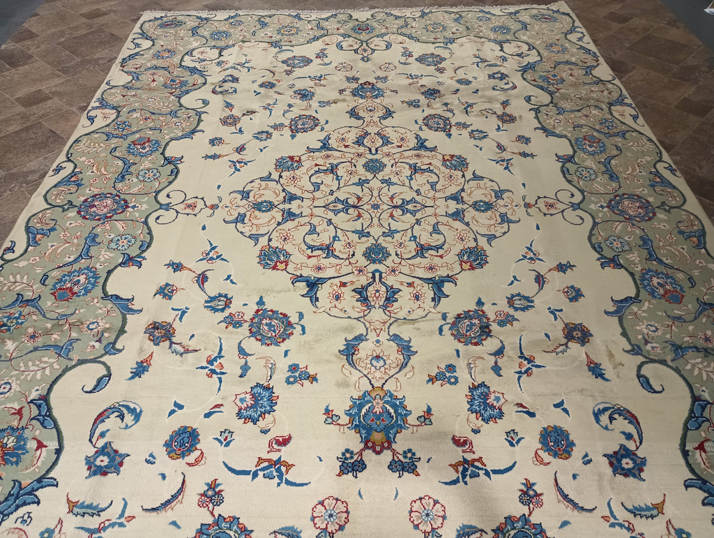 Luxurious-Authentic-Persan-Kashan-Rug.jpg