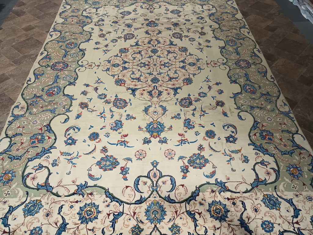 Luxurious-Authentic-Persan-Kashan-Rug.jpg