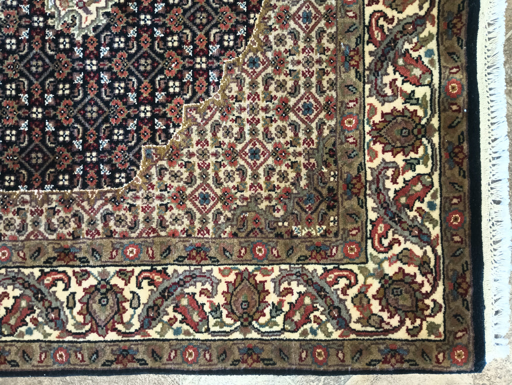  Fine-Quality-Wool-and-Silk-Rug.jpg 