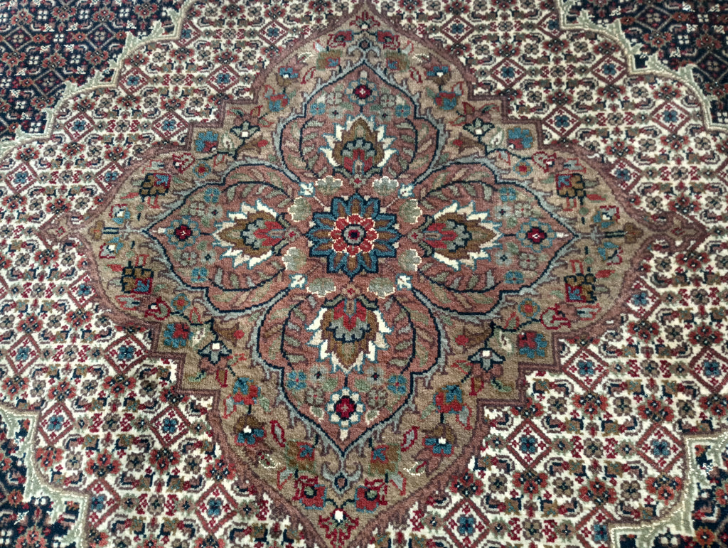 6.8 x 10.0 QUALITY Handmade Wool and Silk Rug Mahi BLACK #F-6272