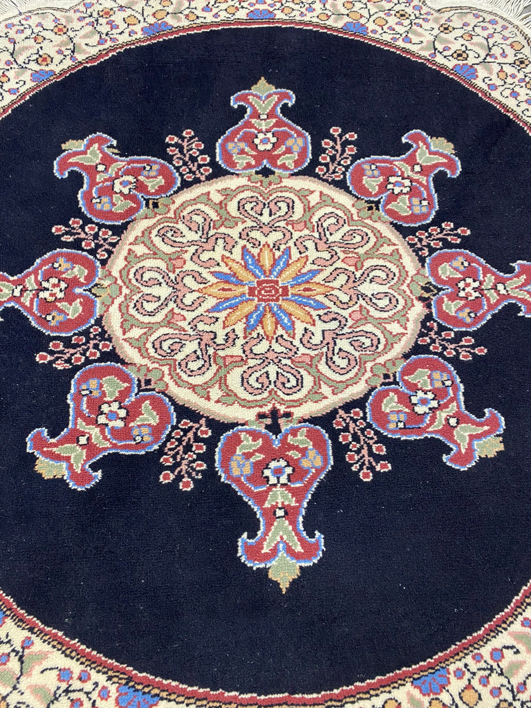 4 x 4 ROUND Wool Rug Finely Hand-knotted #F-6504