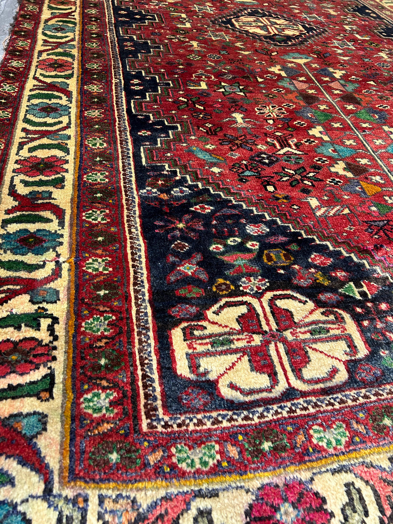 4.7 x 7.9 Persian Shiraz Tribal Rug #S10-5896