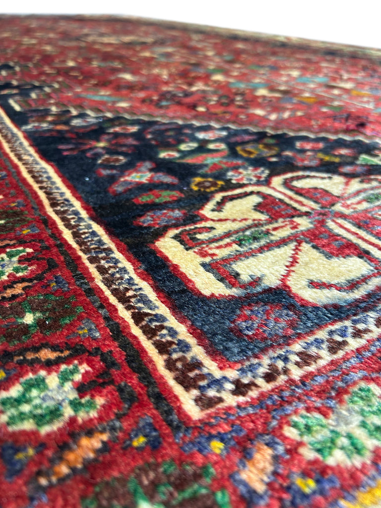 4.7 x 7.9 Persian Shiraz Tribal Rug #S10-5896