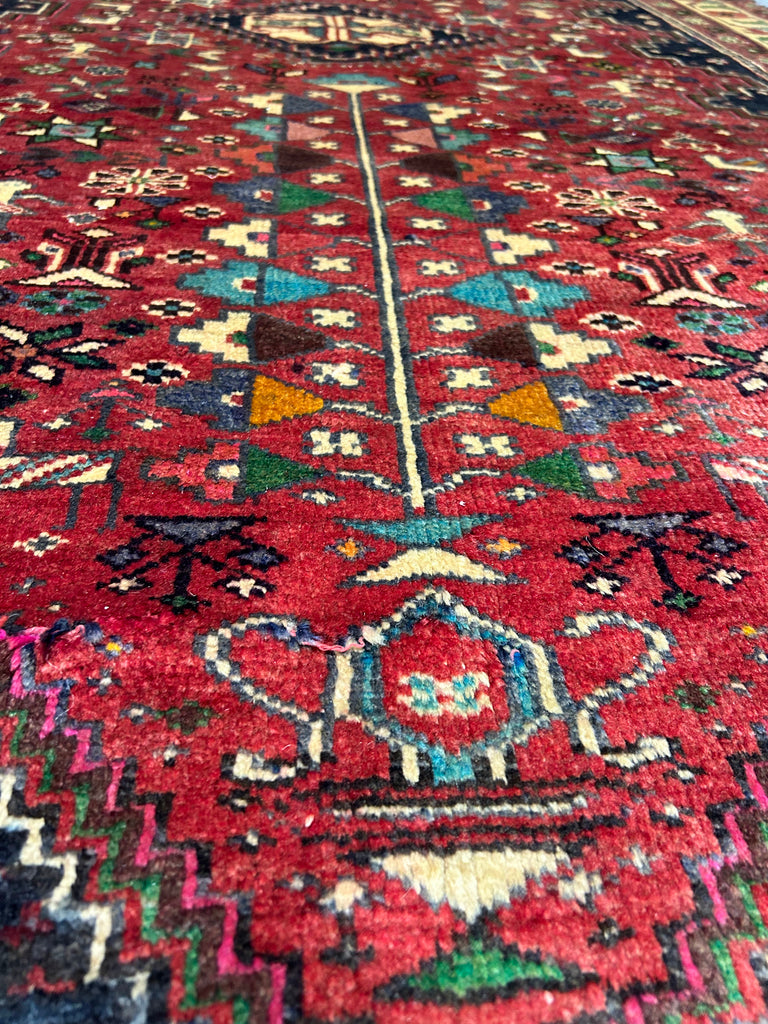 4.7 x 7.9 Persian Shiraz Tribal Rug #S10-5896