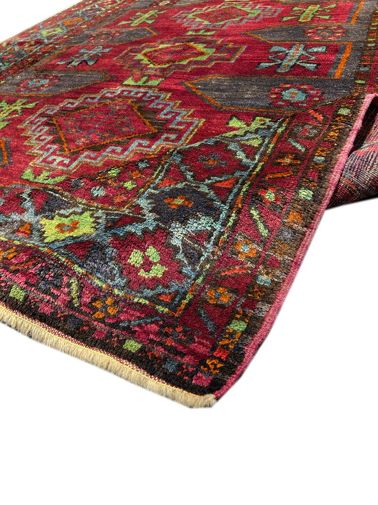 5 x 7.10 Magenta Pink Antique Caucasian Kazak Rug 71185