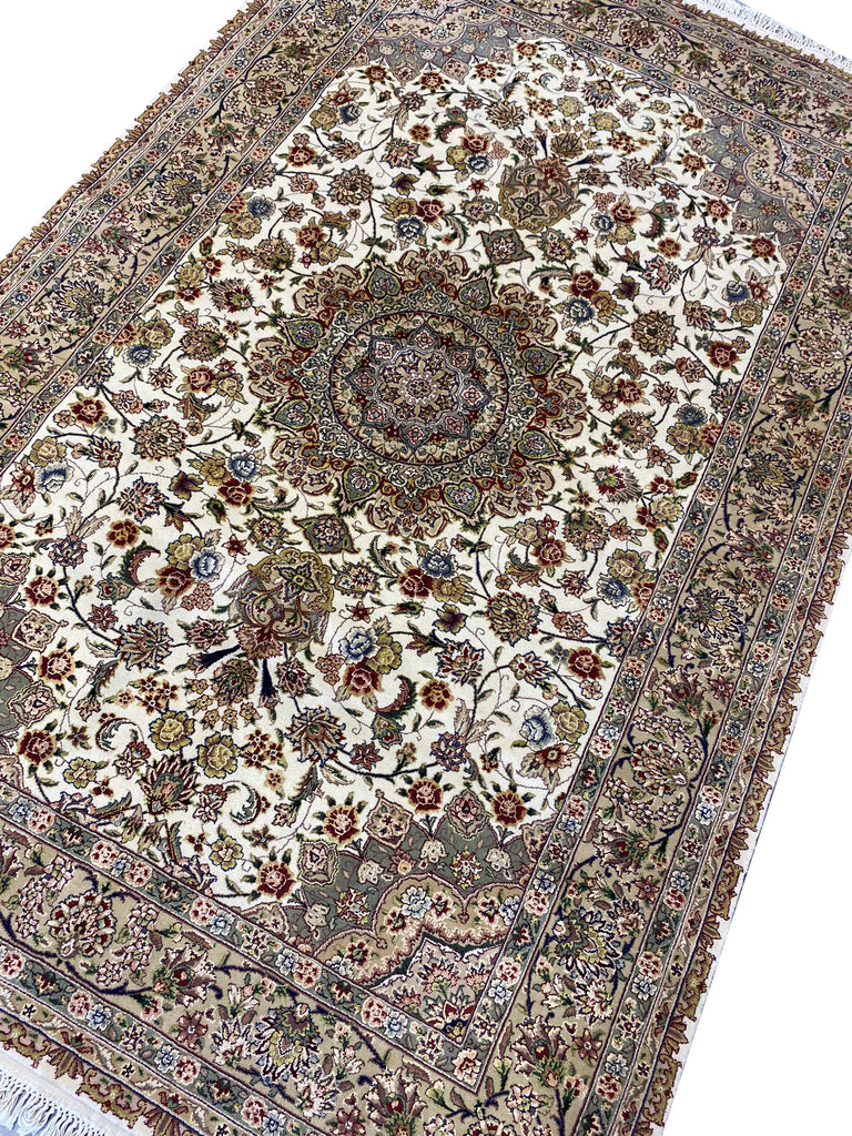 6 x 9 Fine Quality Wool and Silk Handmade Sino Tabriz Rug #F-6623B