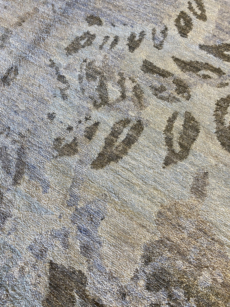 6.0 x 8.9 Contemporary Handmade Tibbet Rug Wool and Silk blend #F-6628