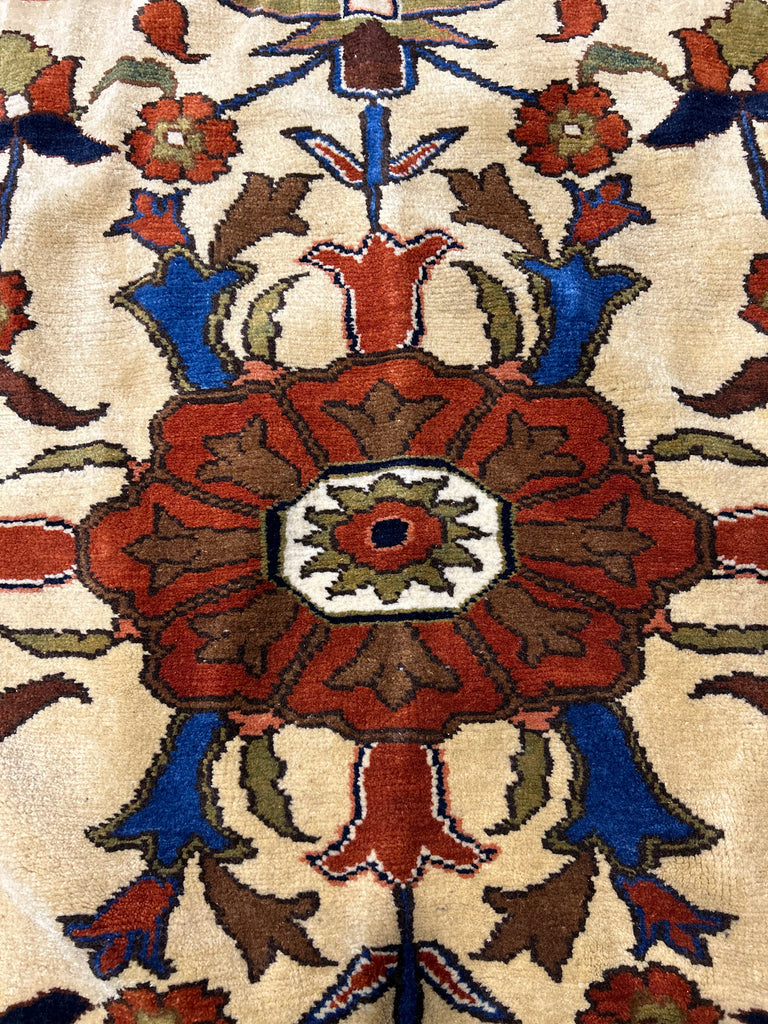 Luxurious-Authentic-Persian-Heriz-Rug.jpg