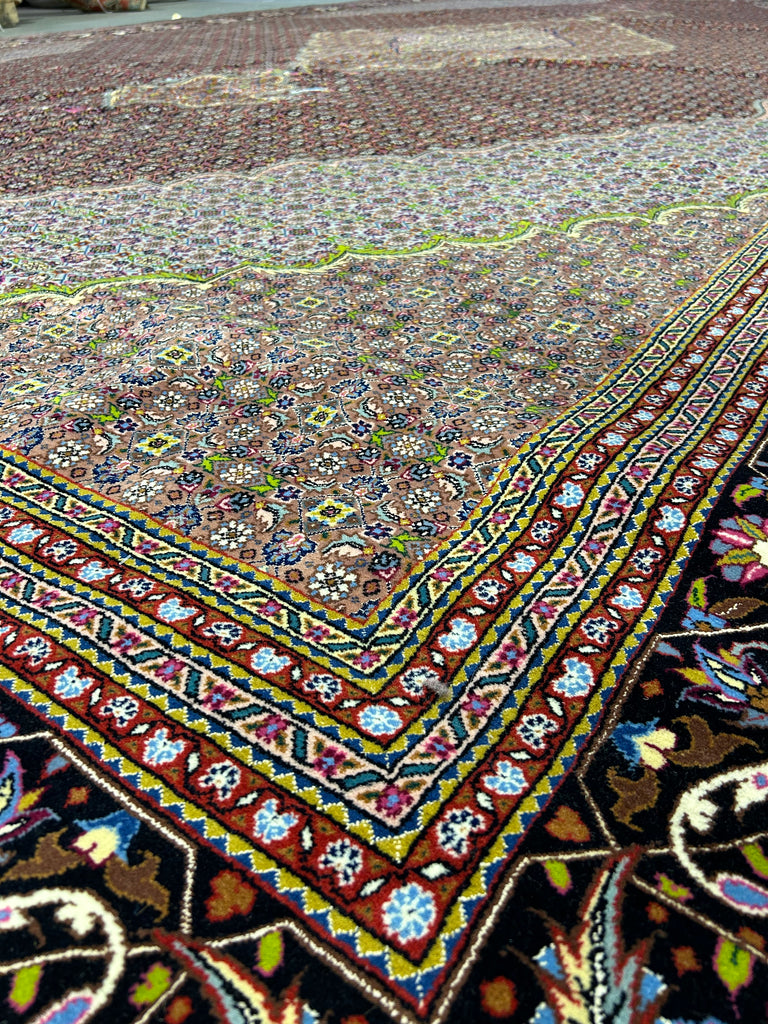 Luxurious-Silk-Wool-Rug.jpg 