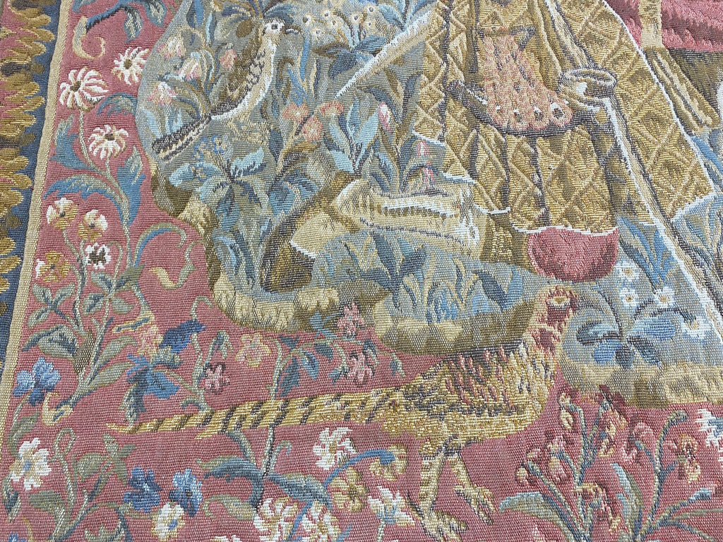 Luxurious-Hanging-Tapestry-Rug.jpg