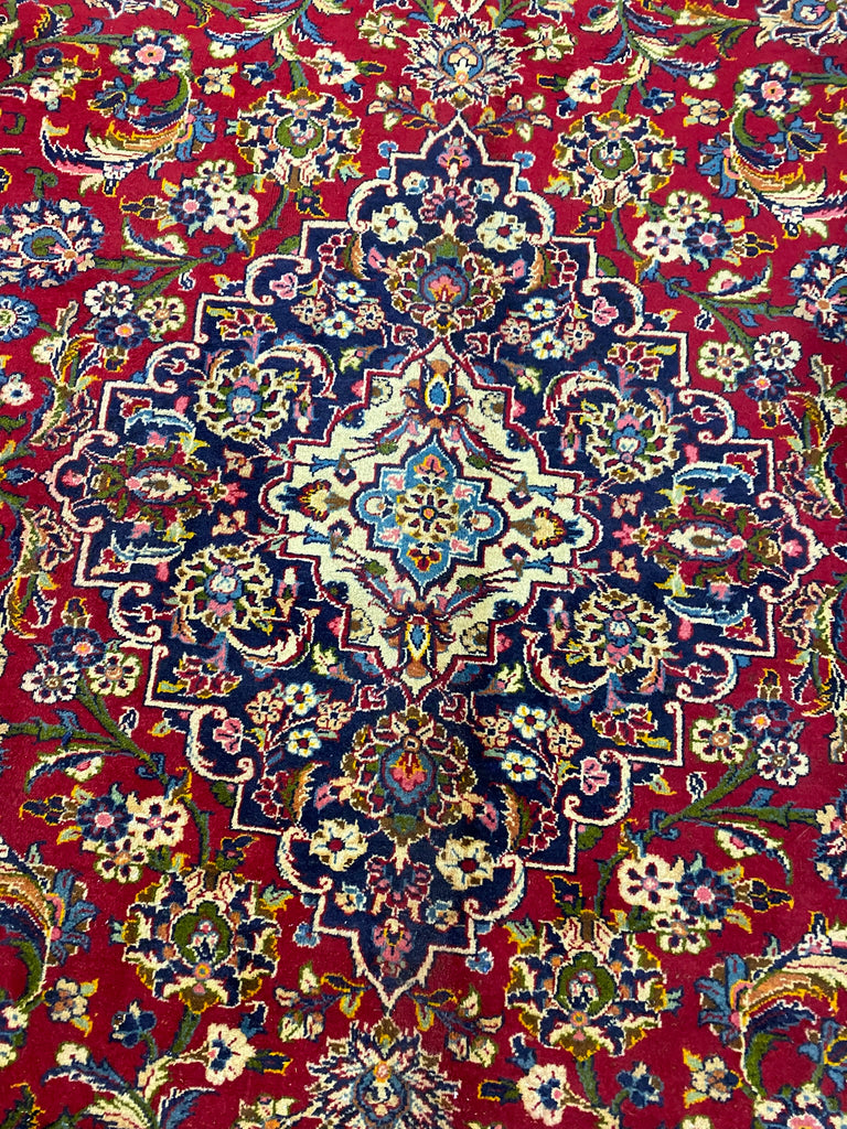 9.7 x 10.8 Squarish Size genuine Persian Kashan Rug #F-6829