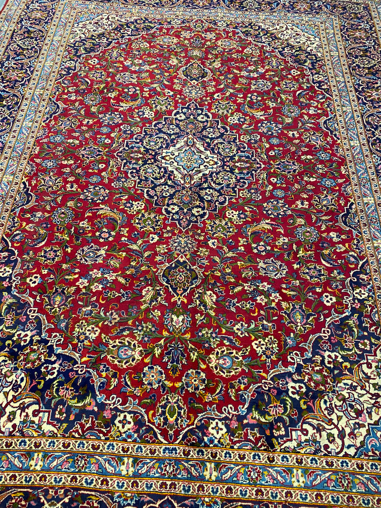 9.7 x 10.8 Squarish Size genuine Persian Kashan Rug #F-6829