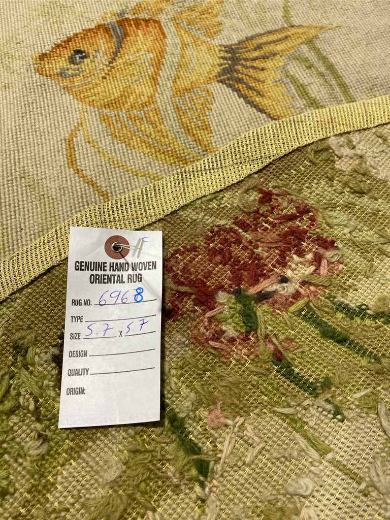 5.7 x 5.7 ROUND Tropical Rug FISH   #F-6968