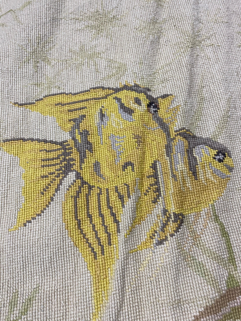 5.7 x 5.7 ROUND Tropical Rug FISH   #F-6968