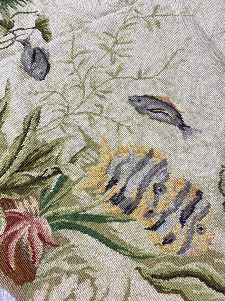 5.7 x 5.7 ROUND Tropical Rug FISH   #F-6968